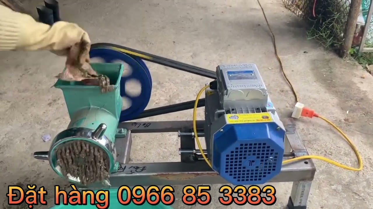 chạy test máy đùn xương cá,đùn thịt ,đùn chả ,siết mỡ- máy đùn 42 mạ
