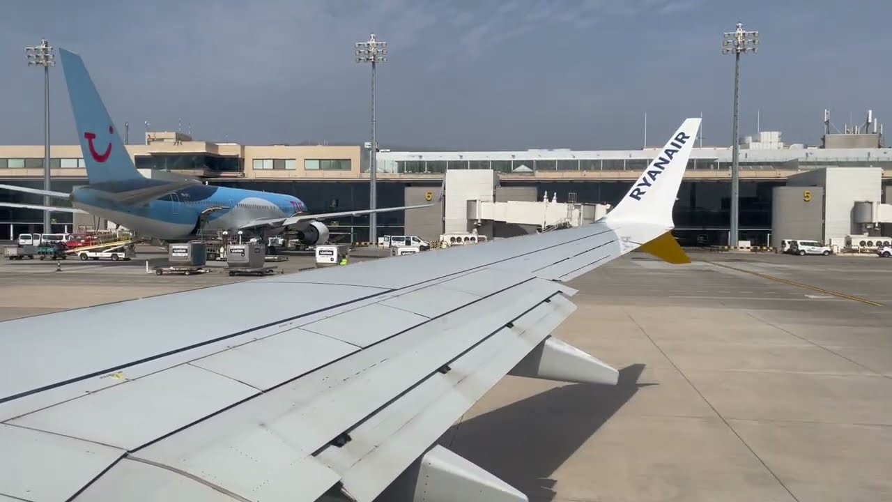 TRIP REPORT | Ryanair Boeing 737 MAX 8  | Gran Canaria - Berlin (LPA-BER) | Economy Class