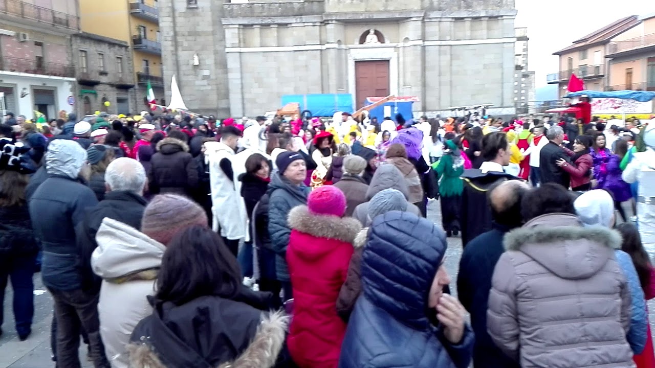 Enzo Gridà SFilata e arrivo in piazza Carnevale 2018 8