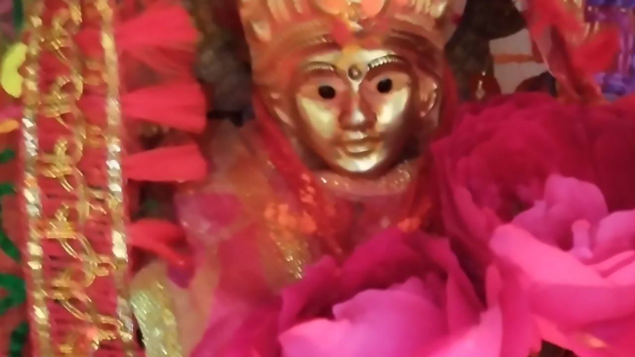 Shashi Shukla is live mere ghar ka Pyara Sa Chhota Sa Mandir Jay man Sherawali