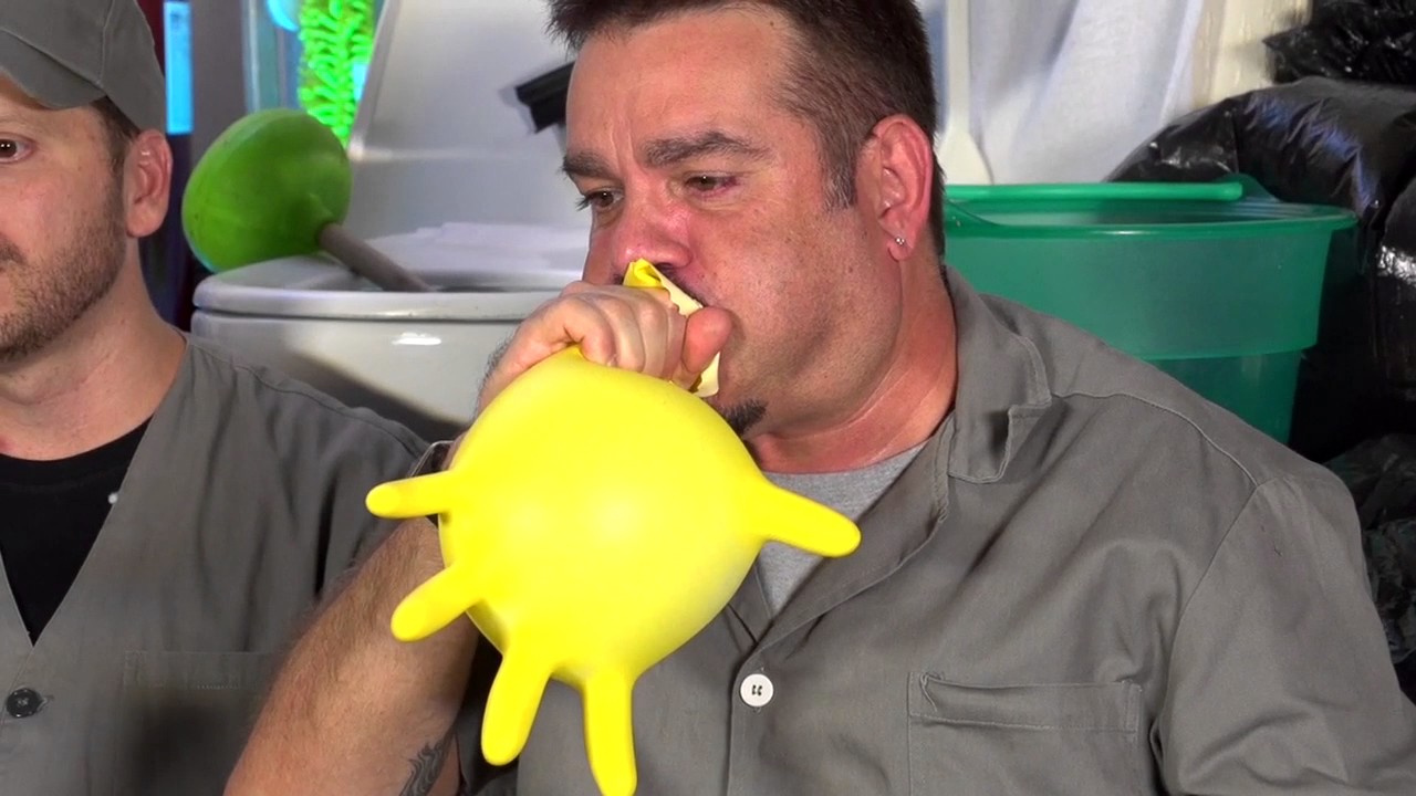 P&Acirc;NICO TROLLAGENS: BANHEIRO EM P&Acirc;NICO - E01