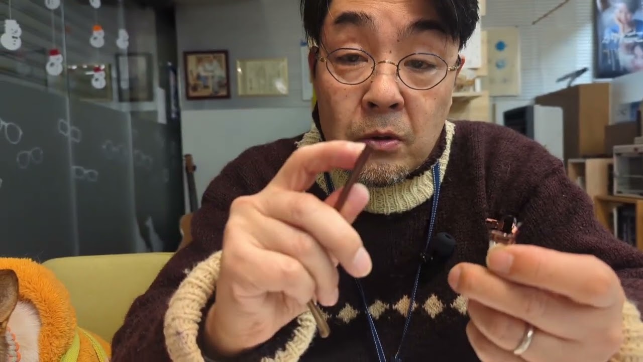 フレームの応急処置その3〜メガネのつるのネジがなくなった時