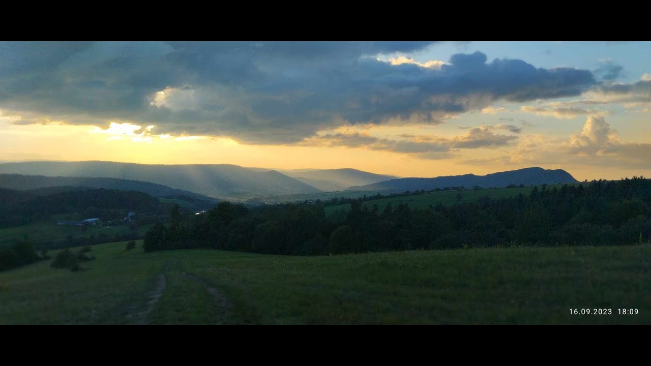 Wędr&oacute;wka po Beskidach Niskich /Hiking in the Low Beskid [16x speed time]