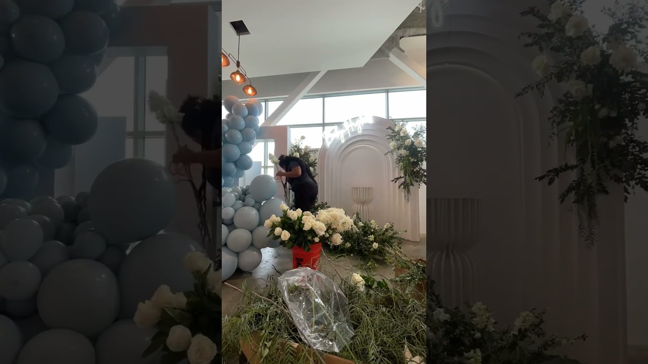Watch me create this install #floraldesigner #floraldesign #floral #flower #floralarrangement