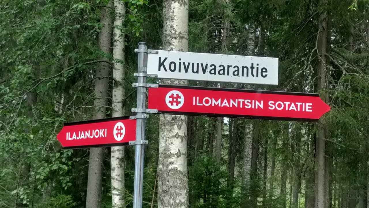 Sotatie Ilomantsi. Taistelupaikkoja ja muistokivi&auml; kalustoineen.