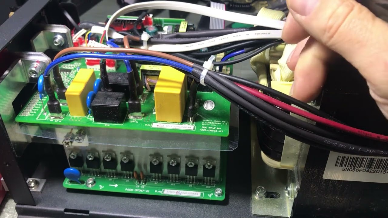 Безперебійник VoltPolska PowerSinus 1500 12V. Огляд начинки.