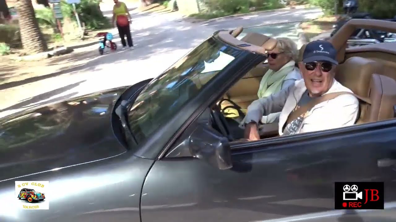 VOITURES ANCIENNES A SOLLIES PONT CITROEN 2CV  DS 19  R8 GORDINI DAUPHINE  ALFA ROMEO BMW ALPINE