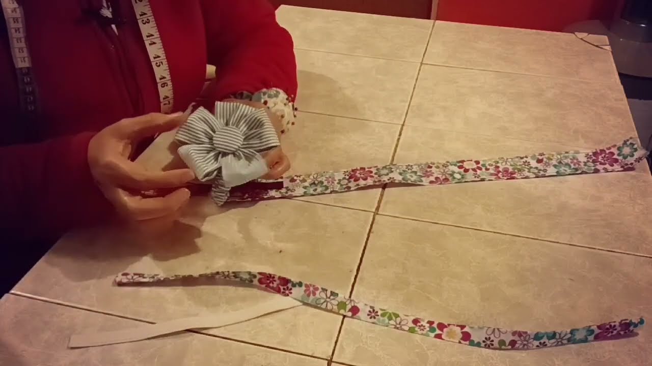 Scrunchies con flor para el cabello