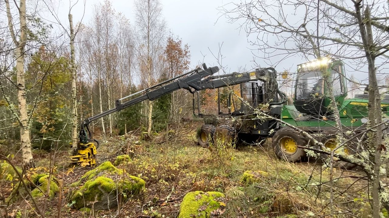 Köp Gallringsskotare John Deere 1010G med energie klipp och grip på Klaravik