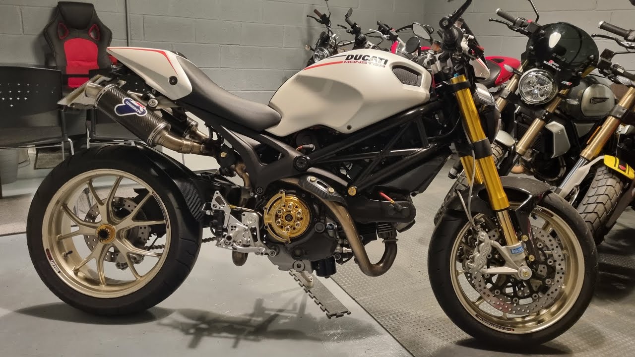 Ducati Monster 1100S