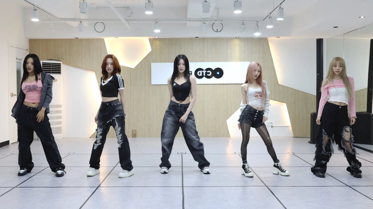 Loossemble - 'Girls' Night' Dance Practice Mirrored [4K]