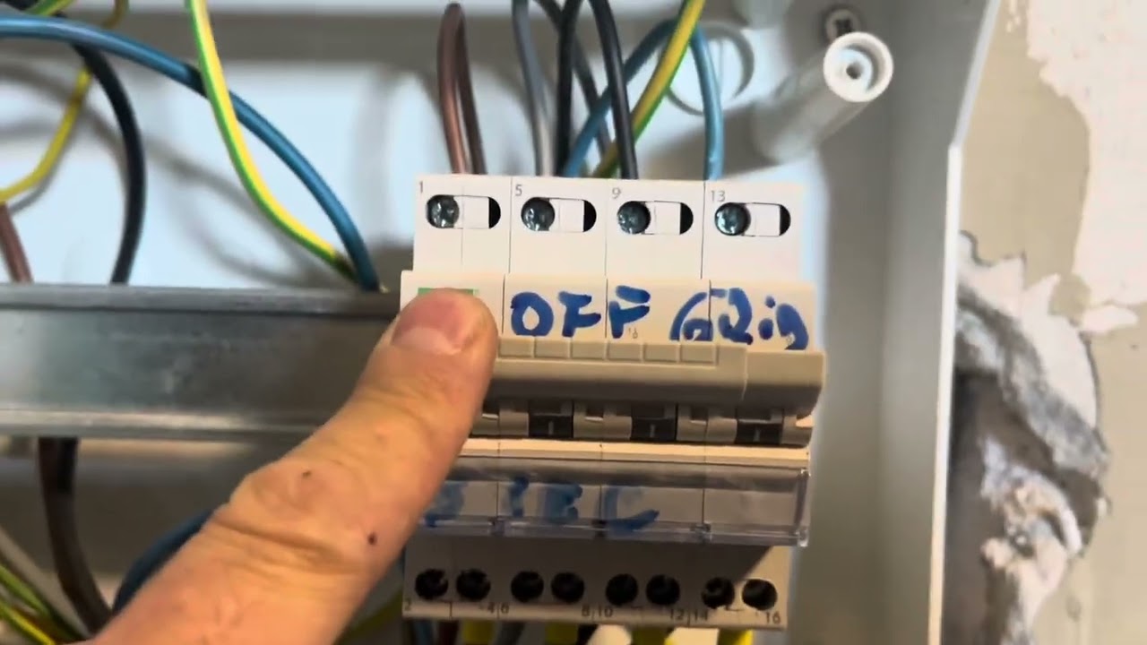 Jak  mam to podłączone falownik Sofar   On-Grid pracujący  w off -Grid 