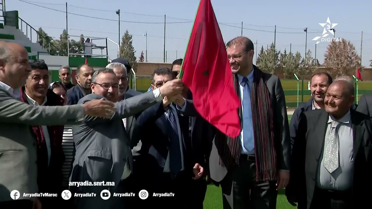 روبورتاج  | تسليم الملعب البلدي ل الفقيه بنصالح بعد تكسيته بالعشب الاصطناعي من الجيل الجديد