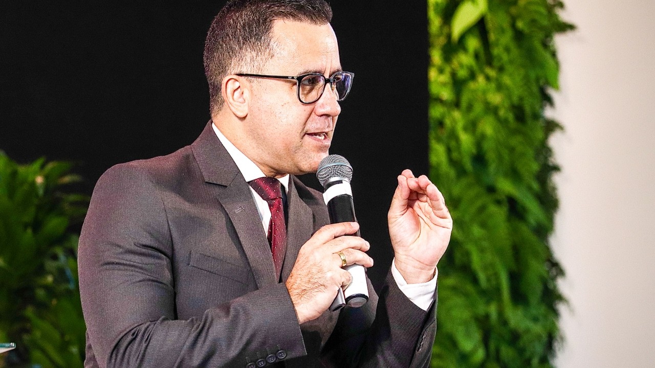 VOCÊ TEM HISTÓRIAS MAL RESOLVIDAS? A LIÇÃO PODEROSA DA VIDA DE JOSÉ - Pr. Flávio Siqueira