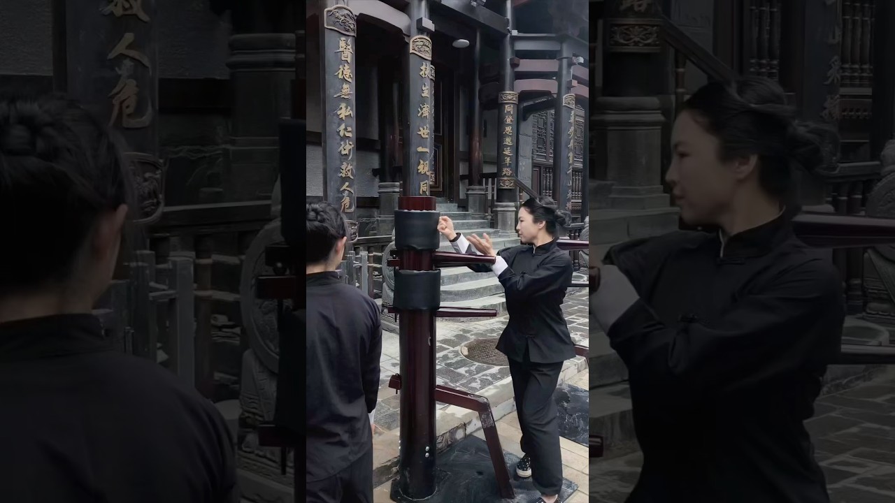 师母指导小女孩练习咏春拳，招招精准，英姿飒爽！#HuangyanMartialArts #Kungfu #MartialArts #China #Fujian
