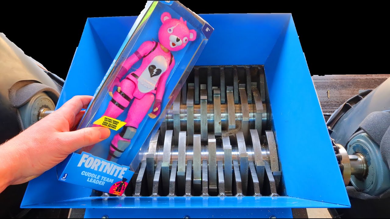 SHREDDER vs FORTNITE CUDDLE TEAM LEADER