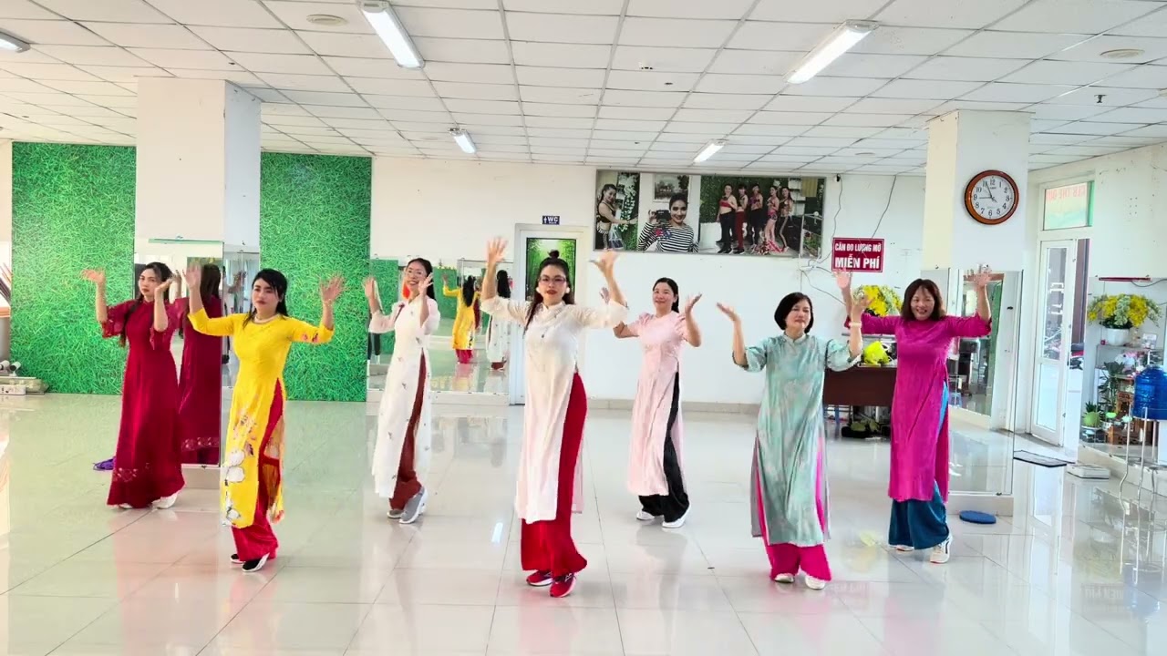THÌ THẦM MÙA XUÂN /Remix - Cover: Team Minh Phương #cover #dance #minhphuong 