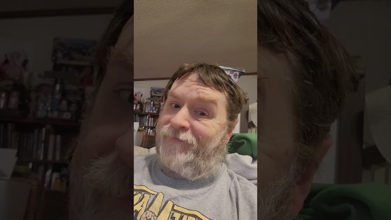 December 11, 2024 Vlogmas day 11, short reading update + Logan
