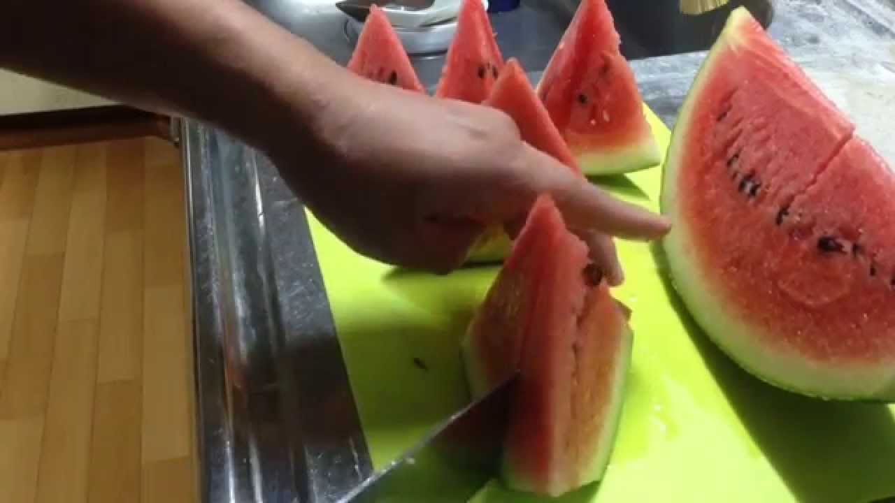 スイカをおいしく食べる切り方　便利なフルーツカットシリーズＮＯ．12