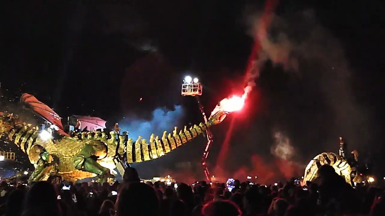 Le Varan Le Dragon et Lilith La Gardienne des Ténèbres à Calais France 