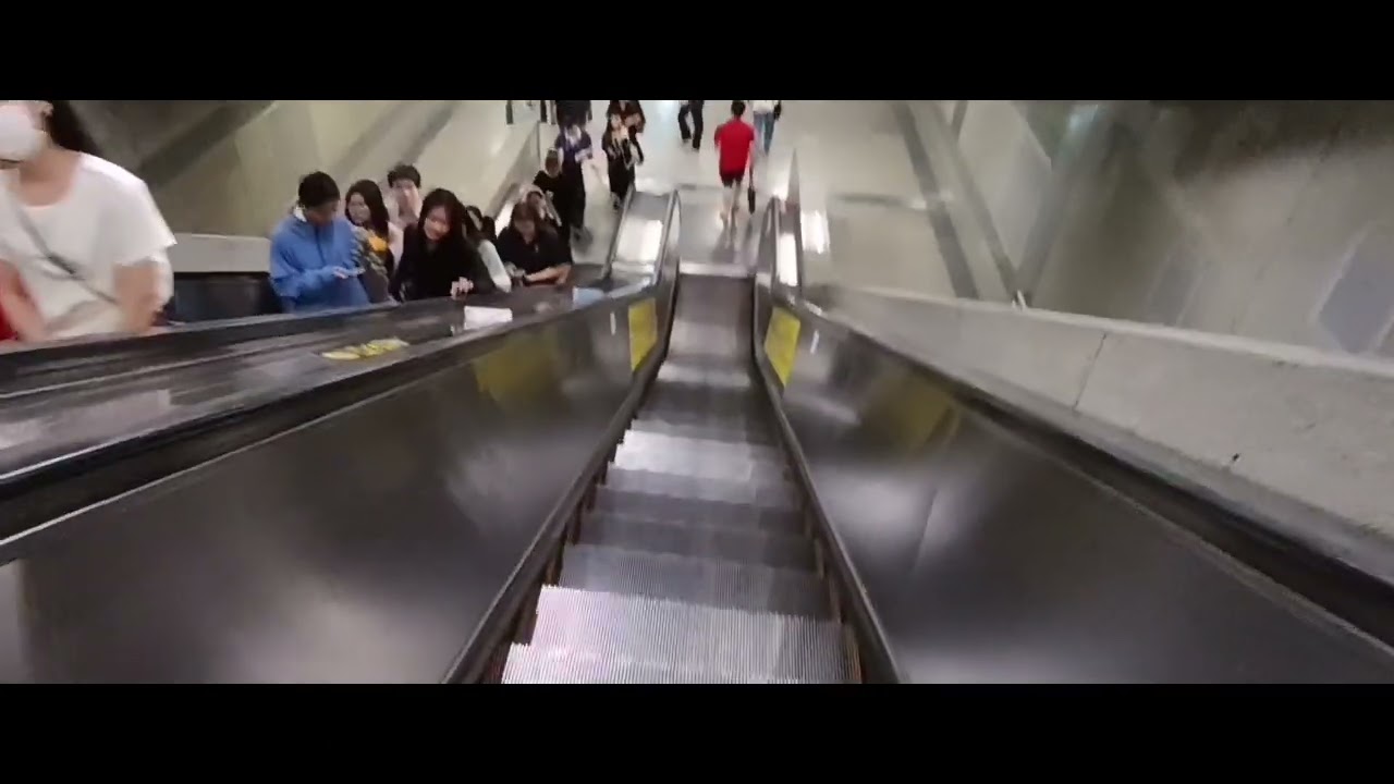 3X escalator by #MRT