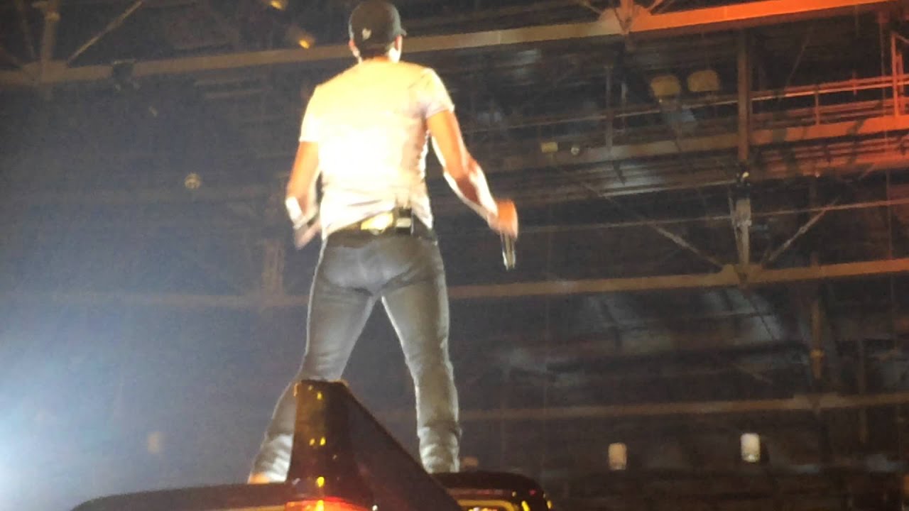 Luke Bryan-That's My Kind of Night-May 1, 2015-Hamilton, ON