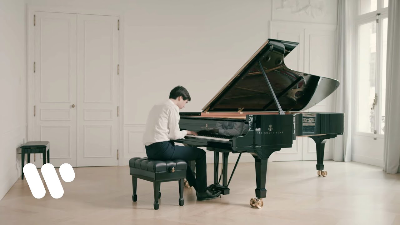 Kim Bernard plays Ravel: Le Tombeau de Couperin, M. 68: VI. Toccata