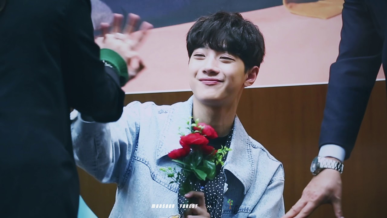 190315 SYNARA FAN SIGN MEETING LAIKUANLIN