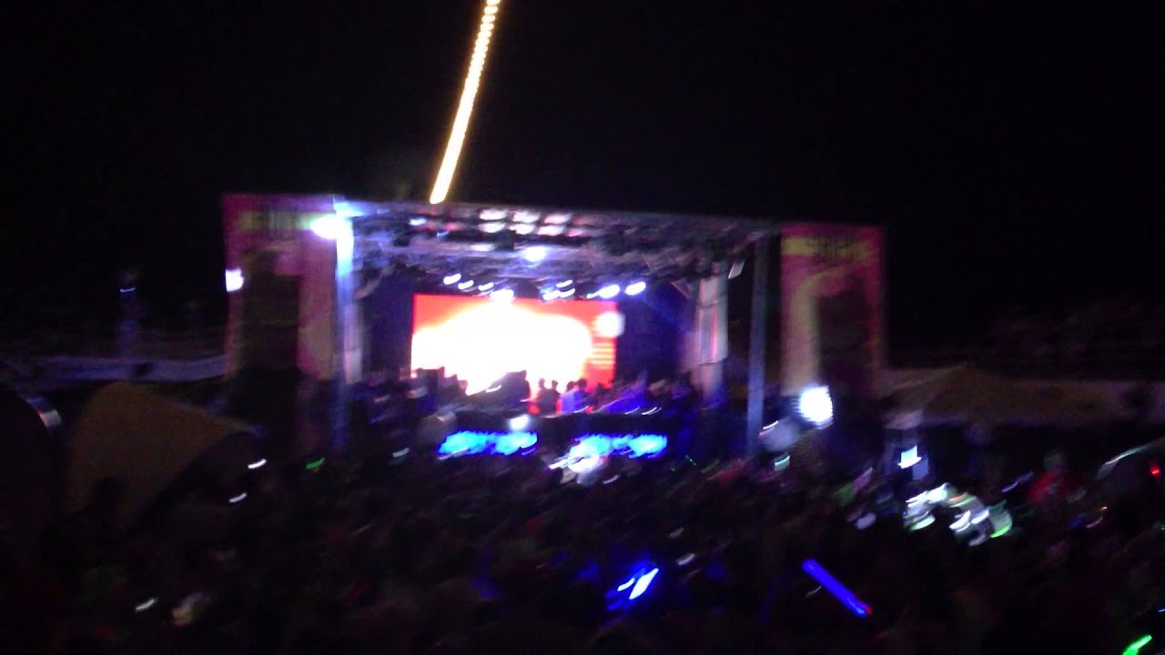 [1080p] Holy Ship!! 2013 Justice \\ D.A.N.C.E. // Move Your Feet