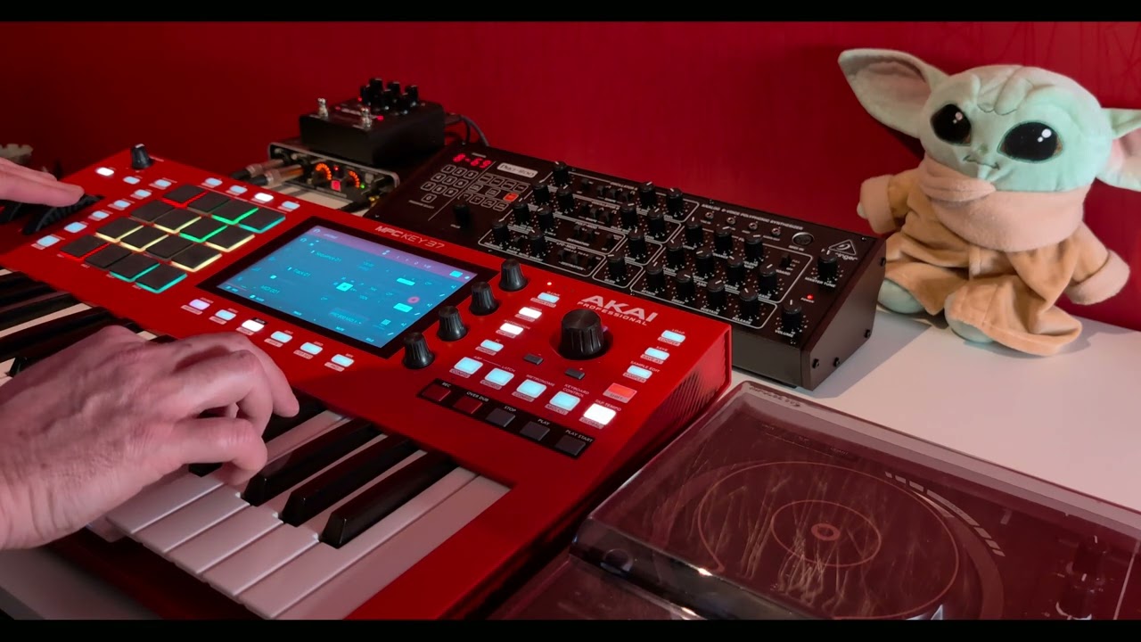 Behringer PRO 800 with Eventide Blackhole effect = wahou!