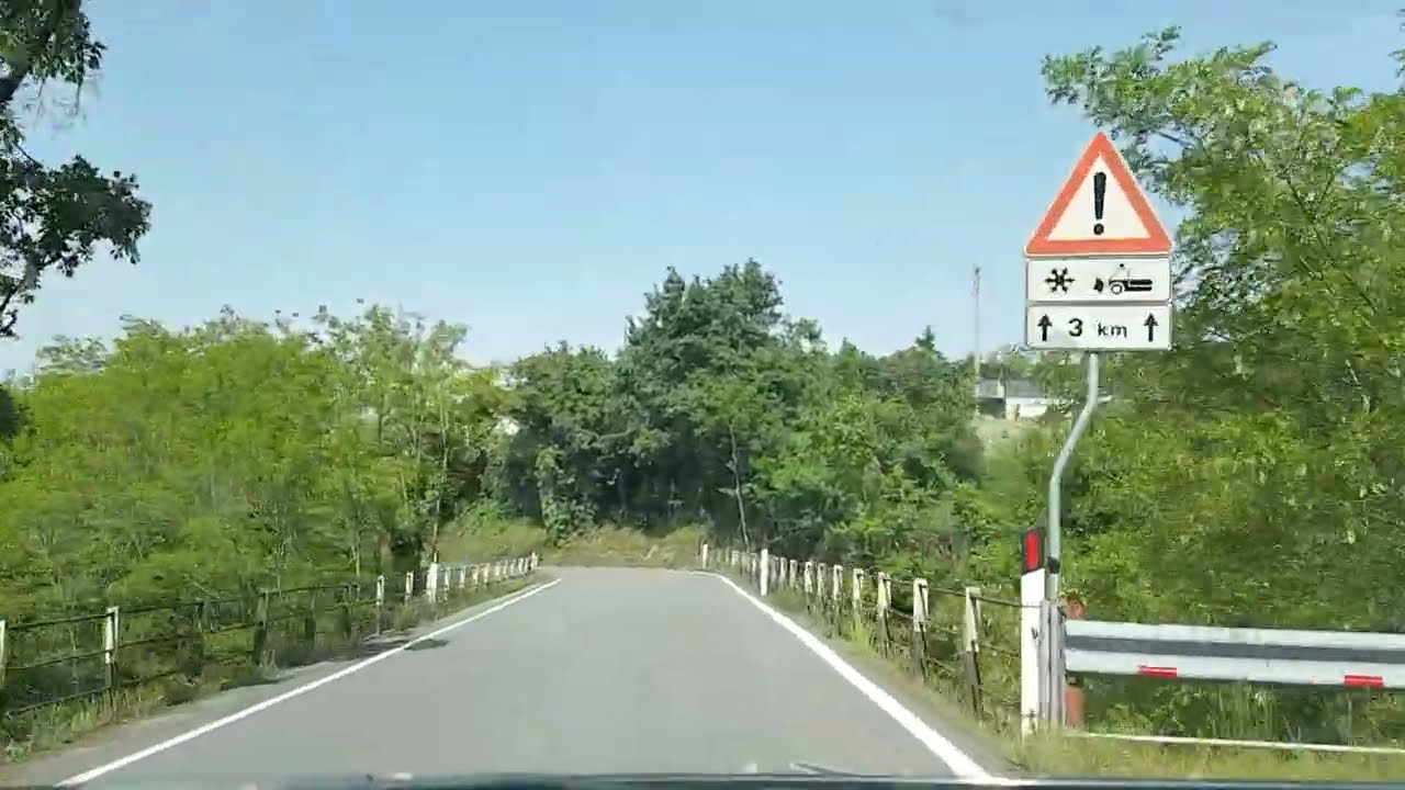 Italian Mountain Drive - Bardi, Parma, Italy: ইতালীয় পর্বতমালায় গাড়ি চালানো - বারদি, পারমা, ইতালি