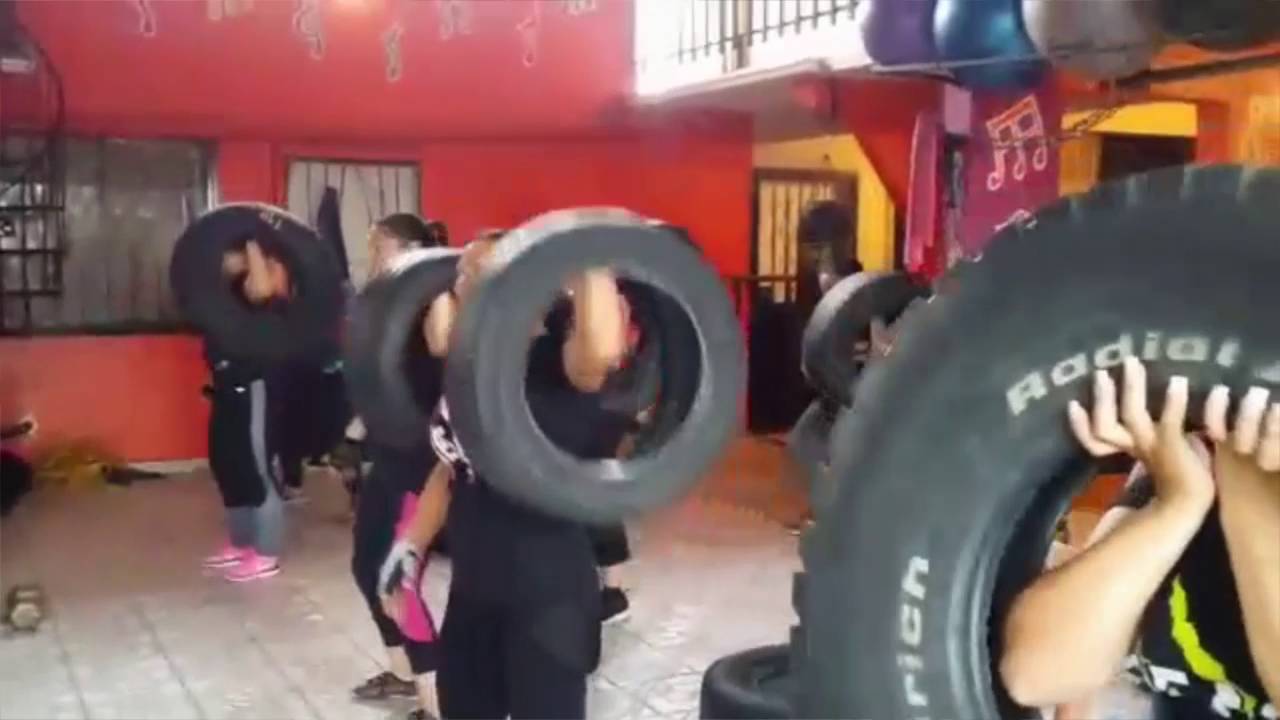 Calistenia en llantas / Cabrera's Fitness