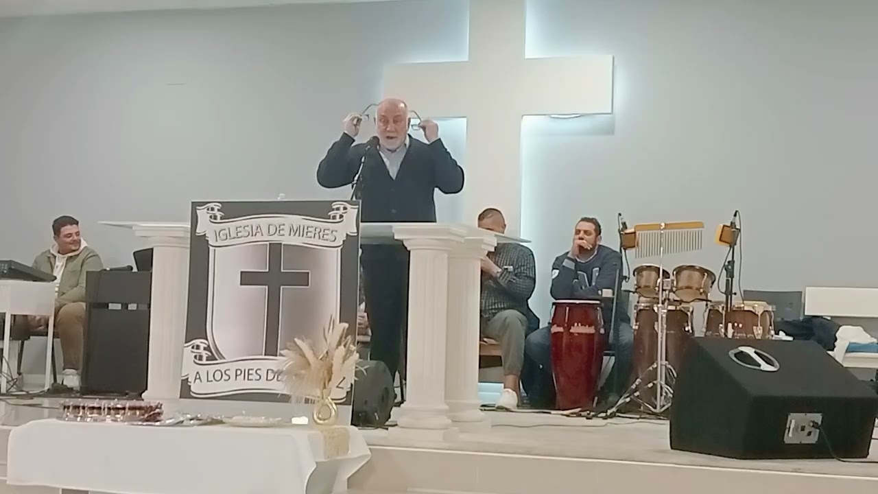 tío Miguel de Asturias en la iglesia bendecido 🙌🙌🙌🙌
