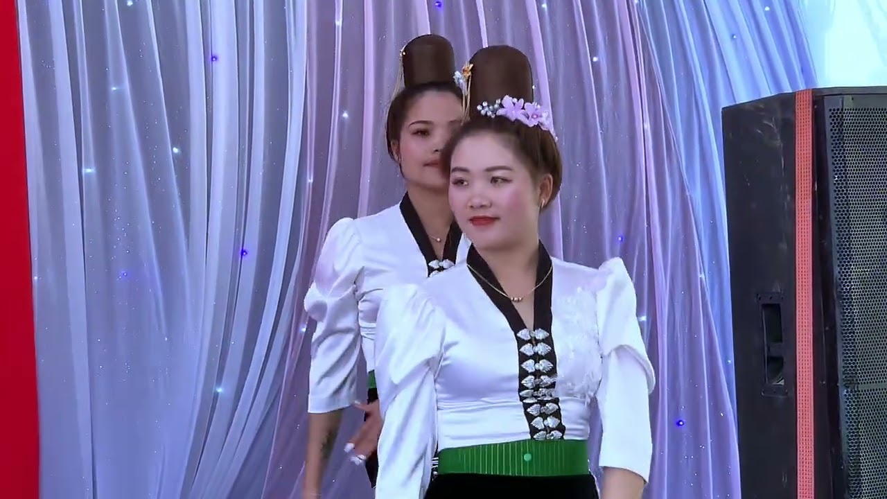 đội gia đình bản năm bông mường chanh 