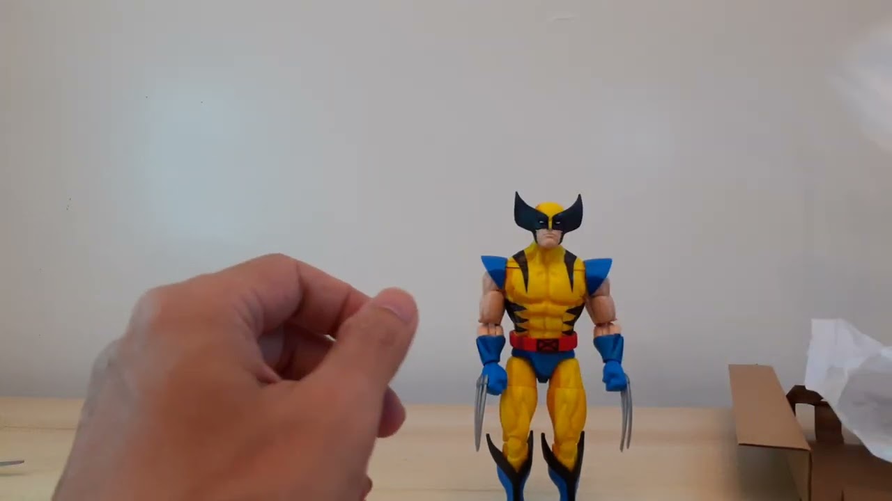 Marvel Legends Series X-Men 90s Animated Series Jubilee and Wolverine Unboxing And Comparison