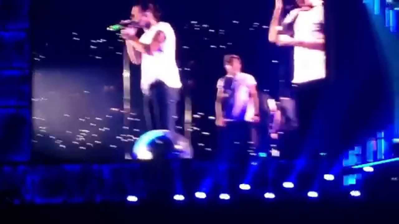 One  direction- You and I wwa arizona live