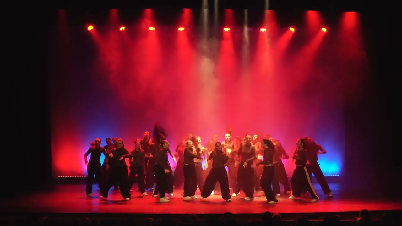 ON BEAT SHOW 2024 (MAYORES) - BLOQUE III - PAPÑA DIOS ME DIJO + HASTA QUE NOS LLEVEN PRESO