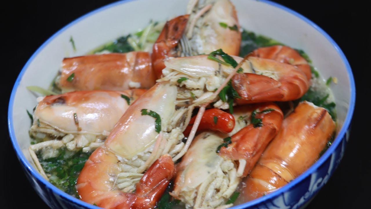 Giant river prawn Sour Soup / Cambodian foods