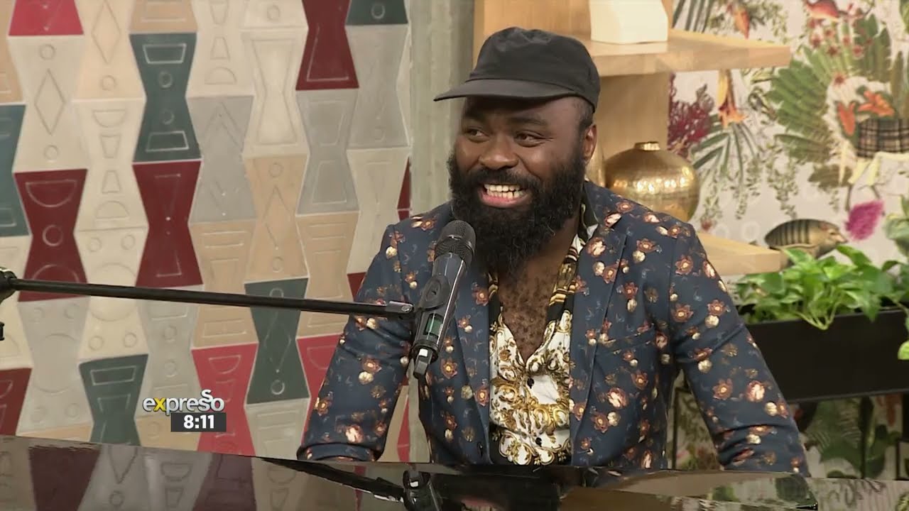 Music: Nduduzo Makhathini performs ‘Izinkonjana (Bird/Swallow)'