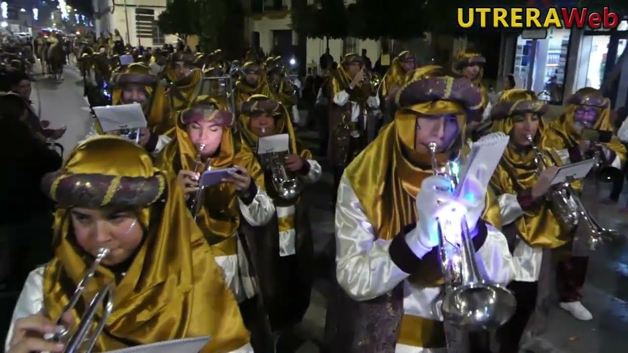 EL HERALDO REAL DE LOS REYES MAGOS 2025 RECORRE LAS CALLES DE UTRERA