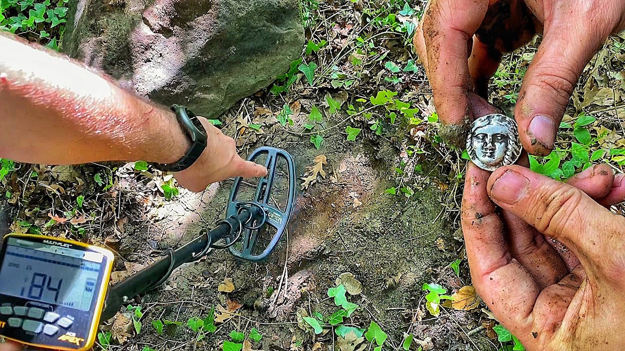 MOMENT ZNAJDOWANIA SKARB&Oacute;W. / WYKRYWANIE METALIİ
