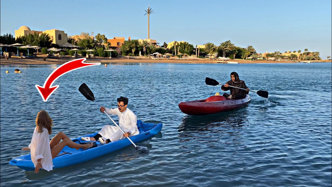 لما امك تقفش ابوك فالساحل🏄‍♀️😂