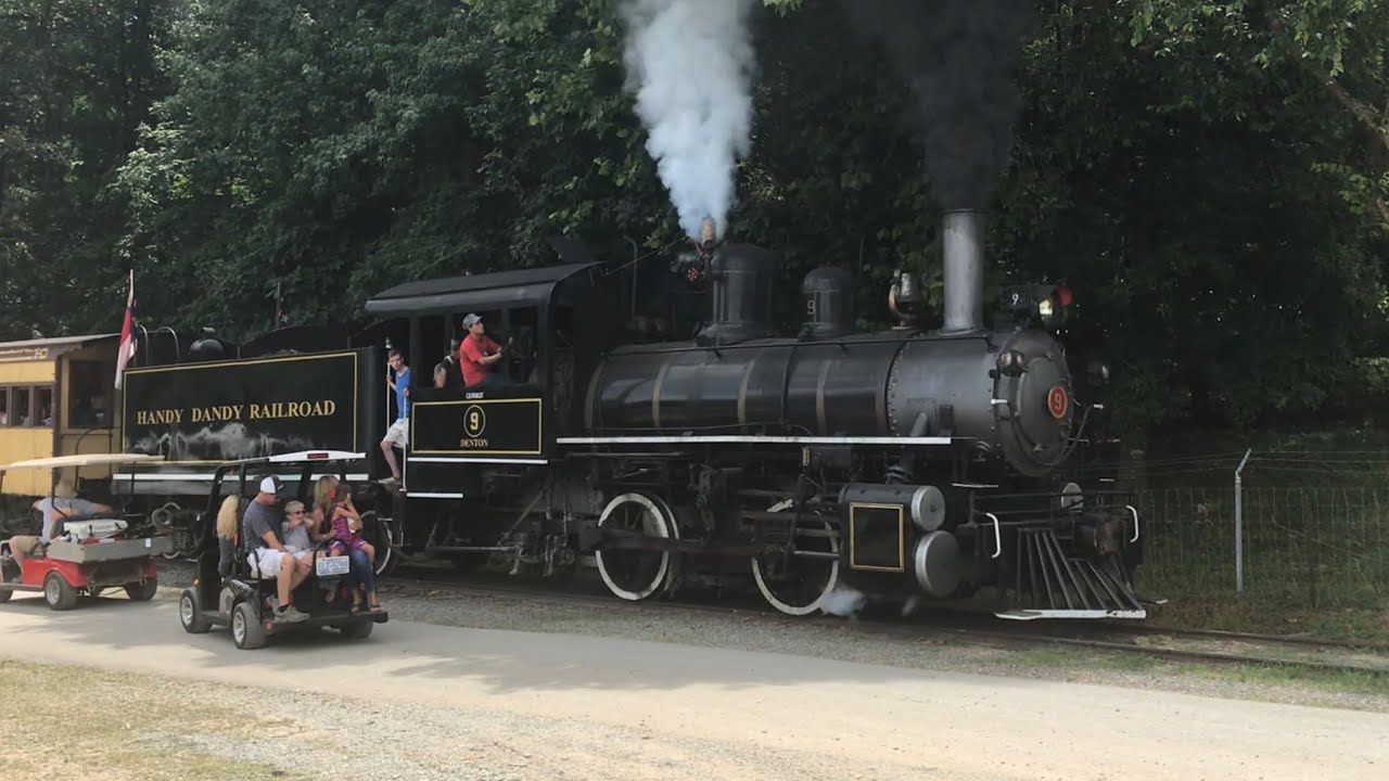 Handy Dandy Railroad #9 Leaving the Station | Denton FarmPark, 6/30/18