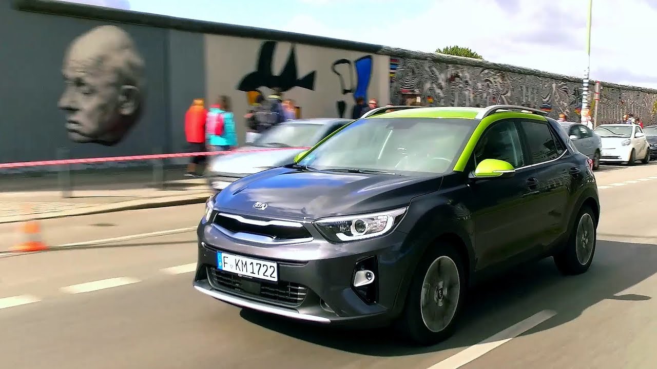 2018 Kia Stonic in Berlin - Driving, Interior & Exterior