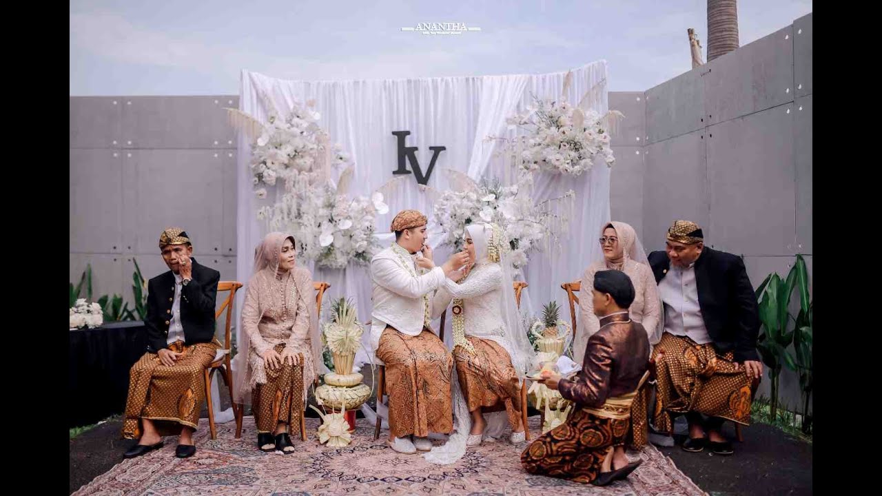 Pernikahan Adat Jawa & Sunda Outdoor di Pendopo - The Wedding of Indah & Valdy at Tanavila Full Vid
