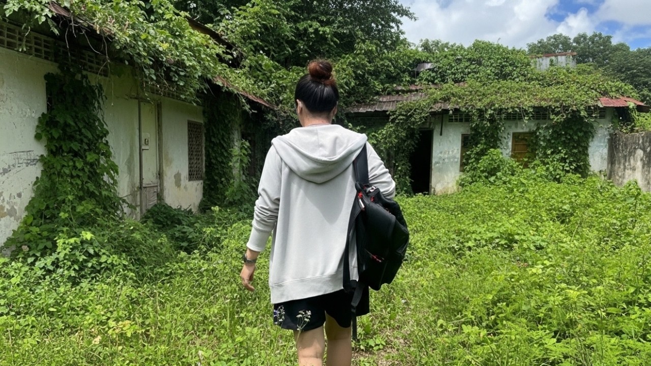 She Couldn’t Stop Crying After Returning to Her Old Home