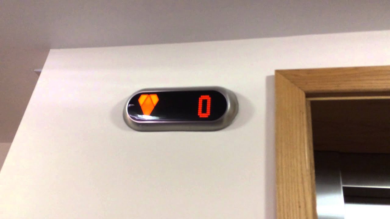 Лифт Kone EcoDisc в отеле Premier Inn Lisburn для nirtrainman