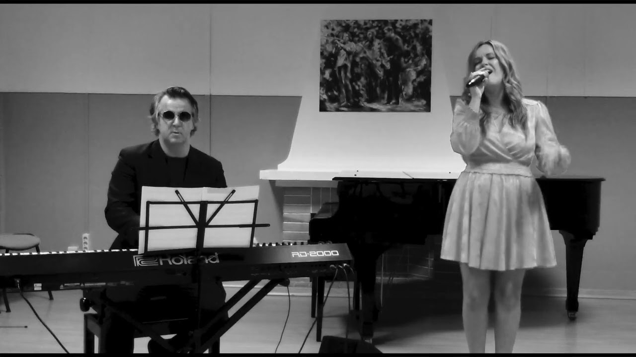 Hit the road Jack - Welcome Drink - Female pop voice and Piano