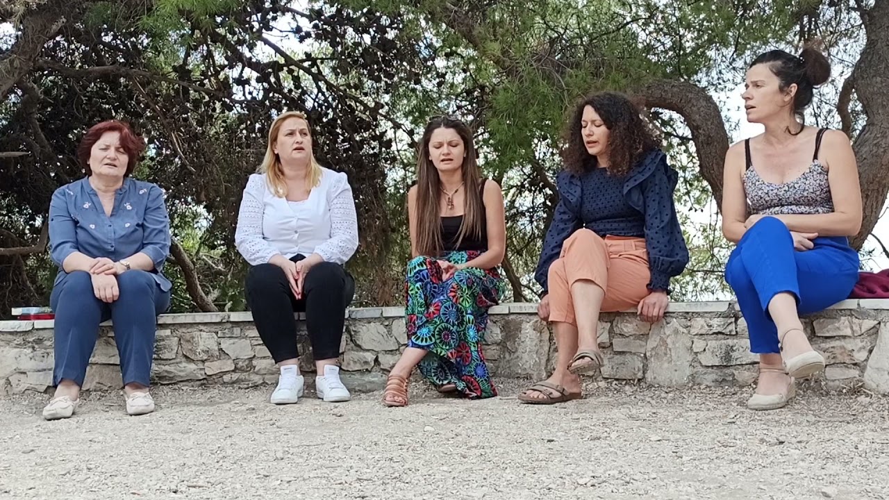 Άσπρη κατάσπρη βαμβακιά -Ισοκράτισσες- Πολυφωνικό Ηπείρου