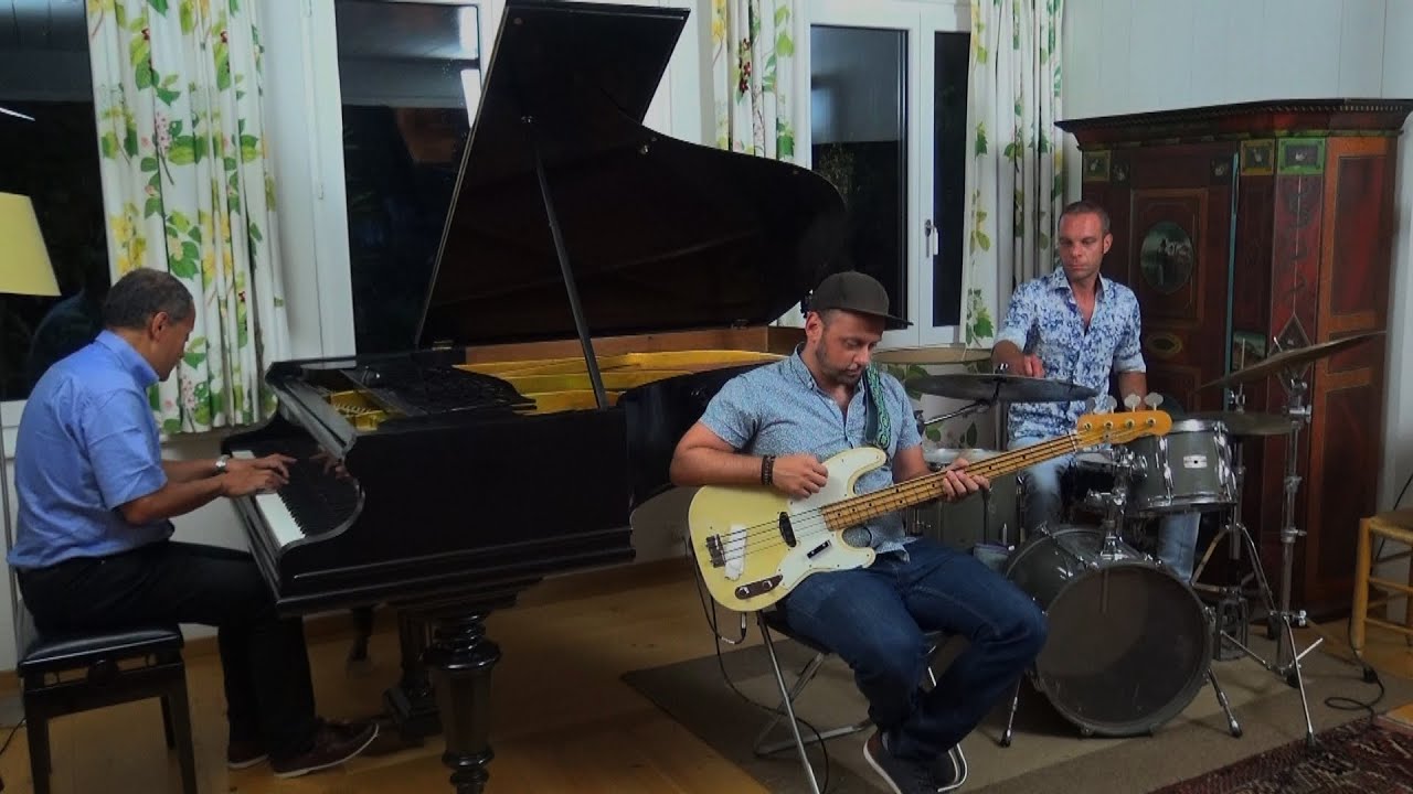 Trio Moncef Genoud, avec Moncef Genoud, piano - Timothy Verdesca, basse - Cyril Regamey, percussions